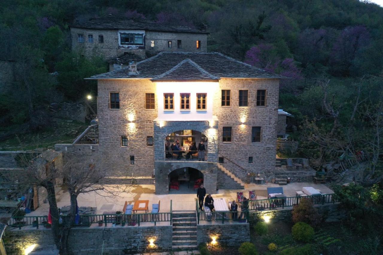 Traditional Guesthouse Permet Bagian luar foto