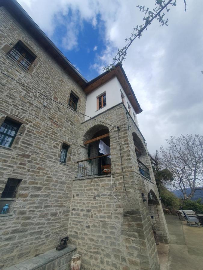 Traditional Guesthouse Permet Bagian luar foto