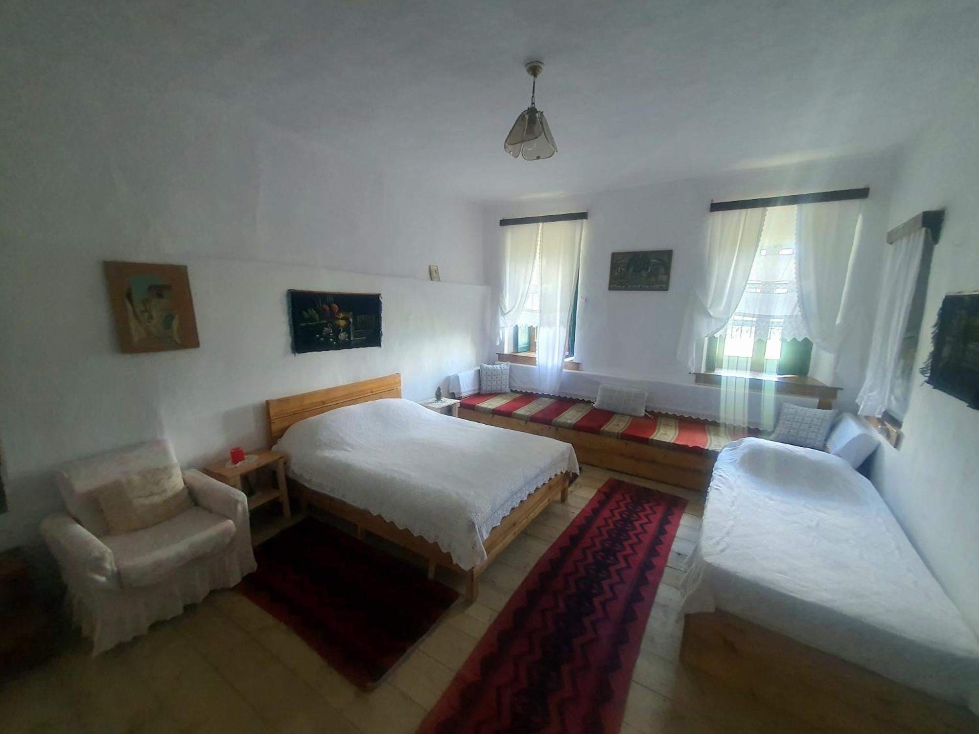 Traditional Guesthouse Permet Bagian luar foto